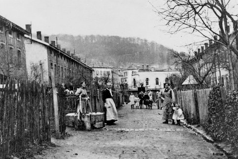 Les cités Saint-Euchaire en 1916 (photograhie noir et blanc : édition Gobert)